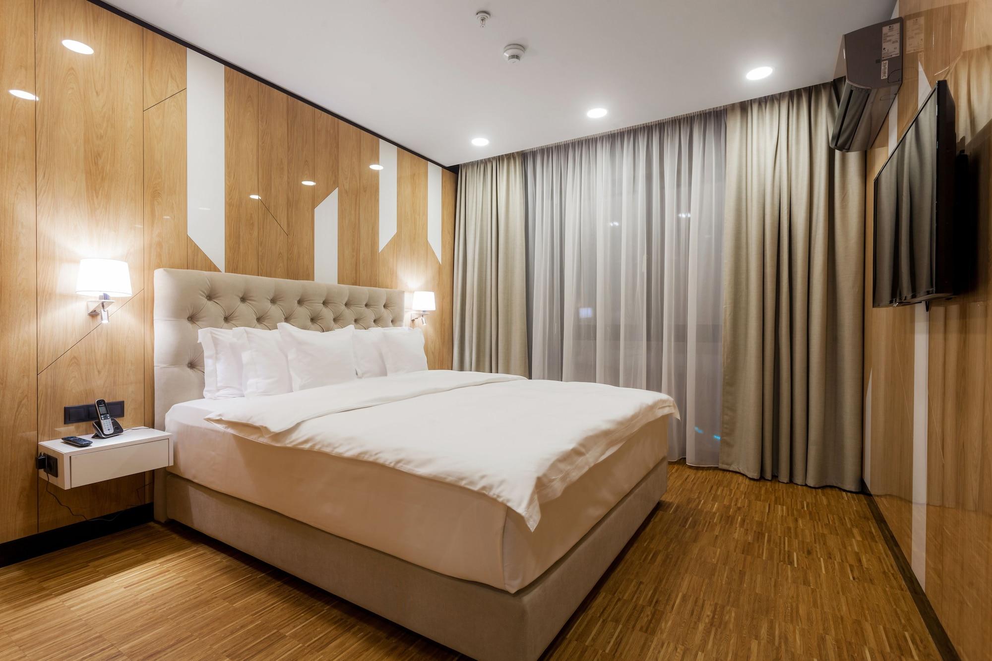 Platinia Hotel