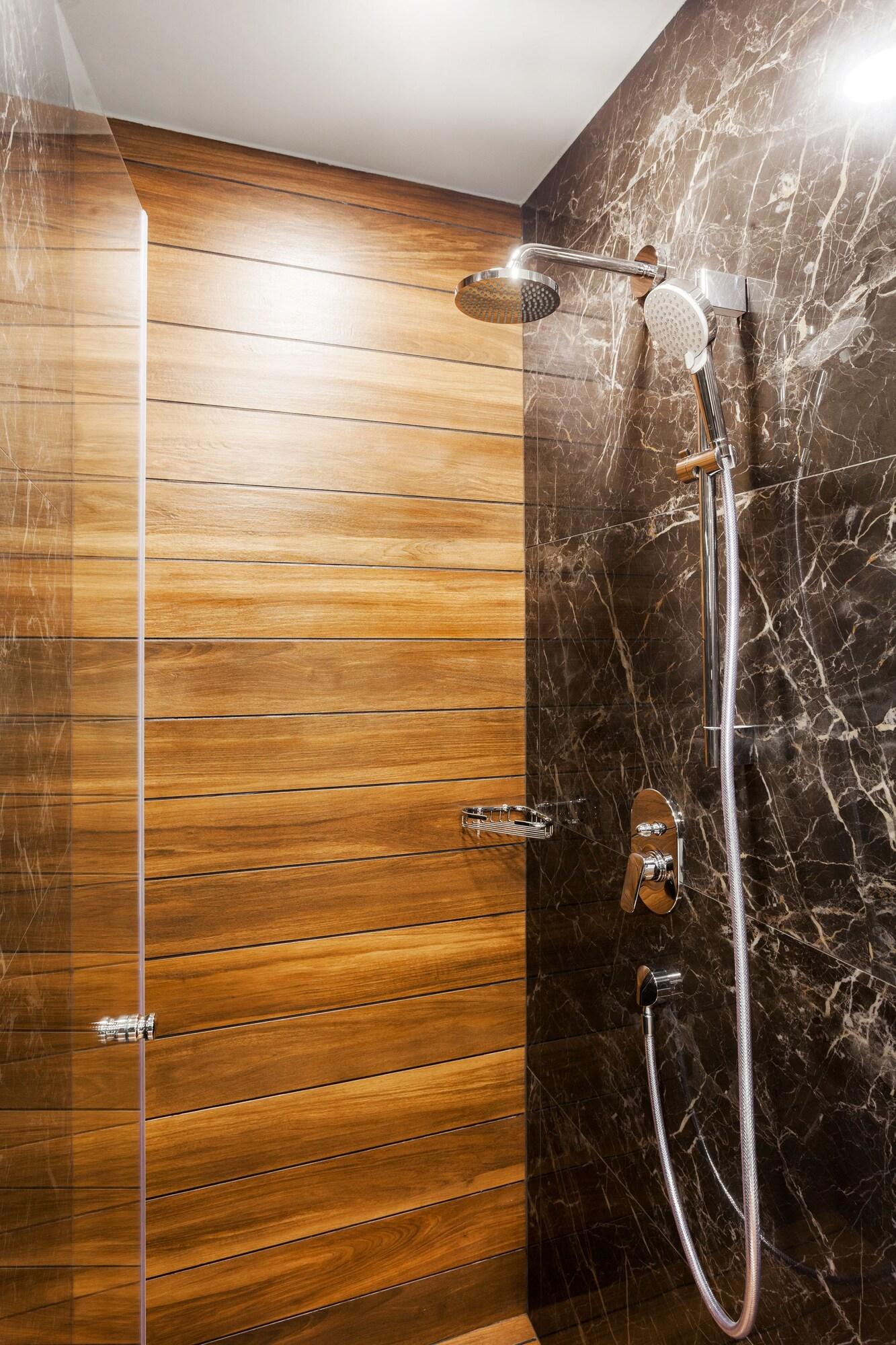 Platinia Hotel 5*