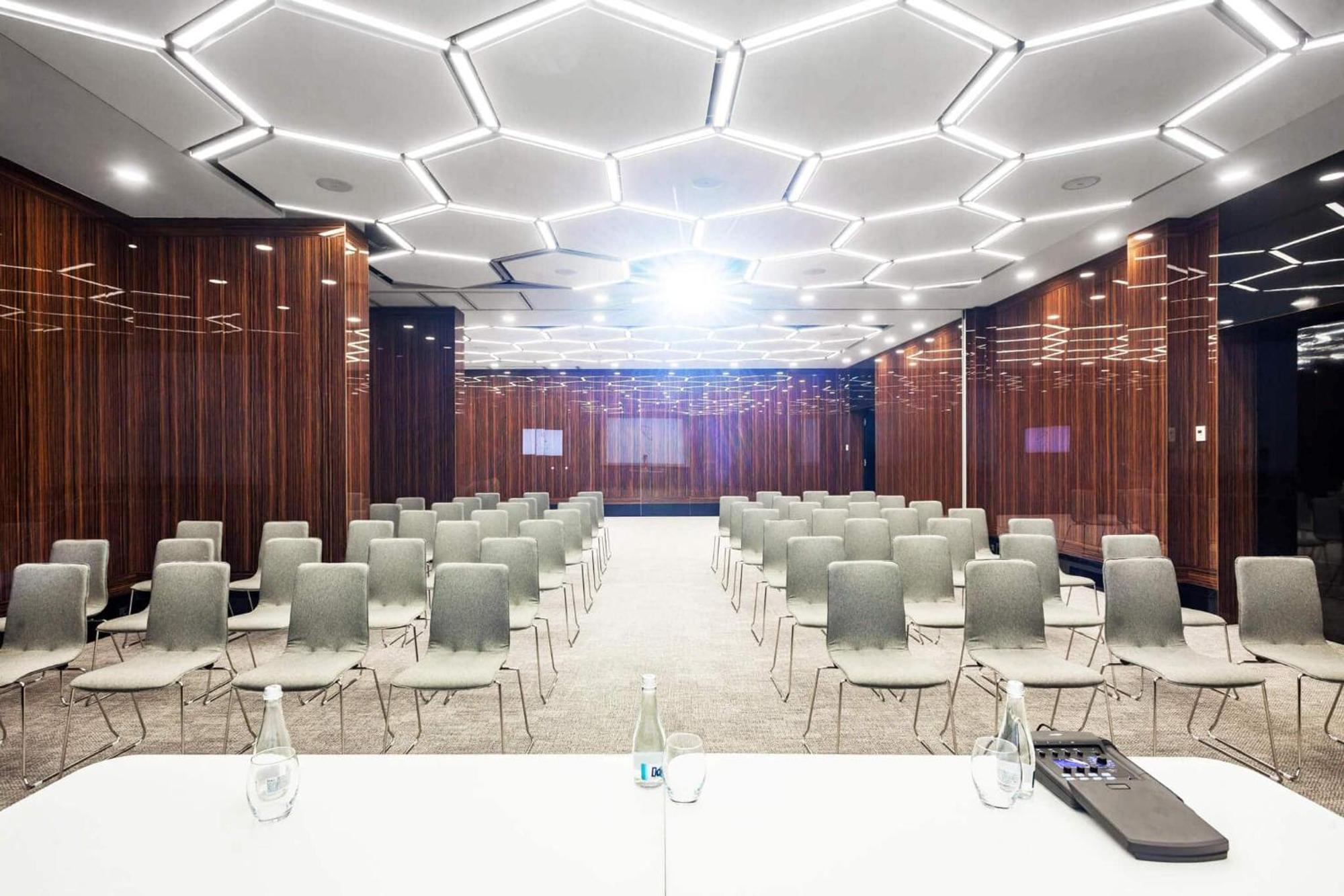 Platinia Hotel 5*